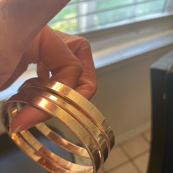 Gold Square Bangles - Picture 2 of 6